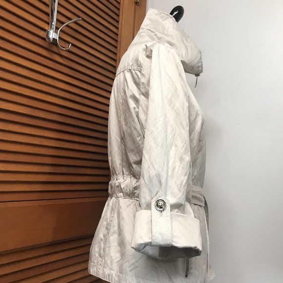 White/Black Cream Colored Dressy Short Coat - Picture 4 of 8